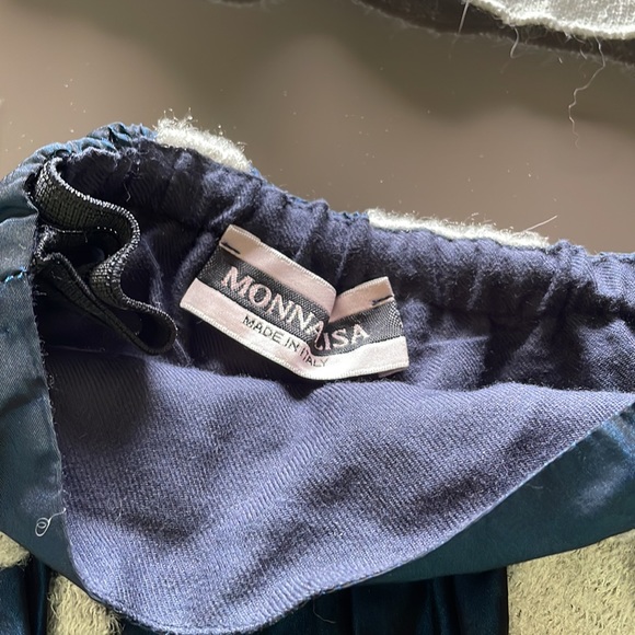 Gorgeous Little Girls Sweater/skirt Monnalisa Set size 4 - Picture 4 of 6